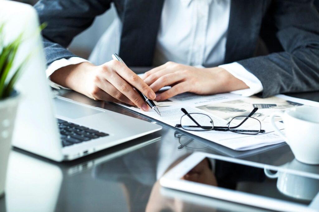 business man in a suit creating timeline